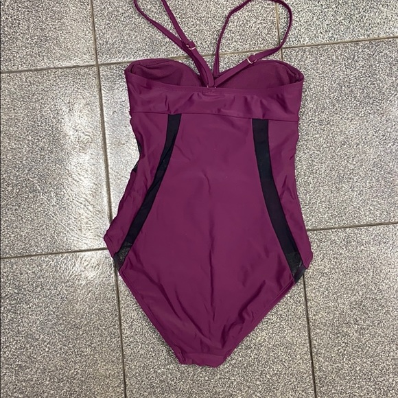 One piece sexy bathing suit - Picture 3 of 5